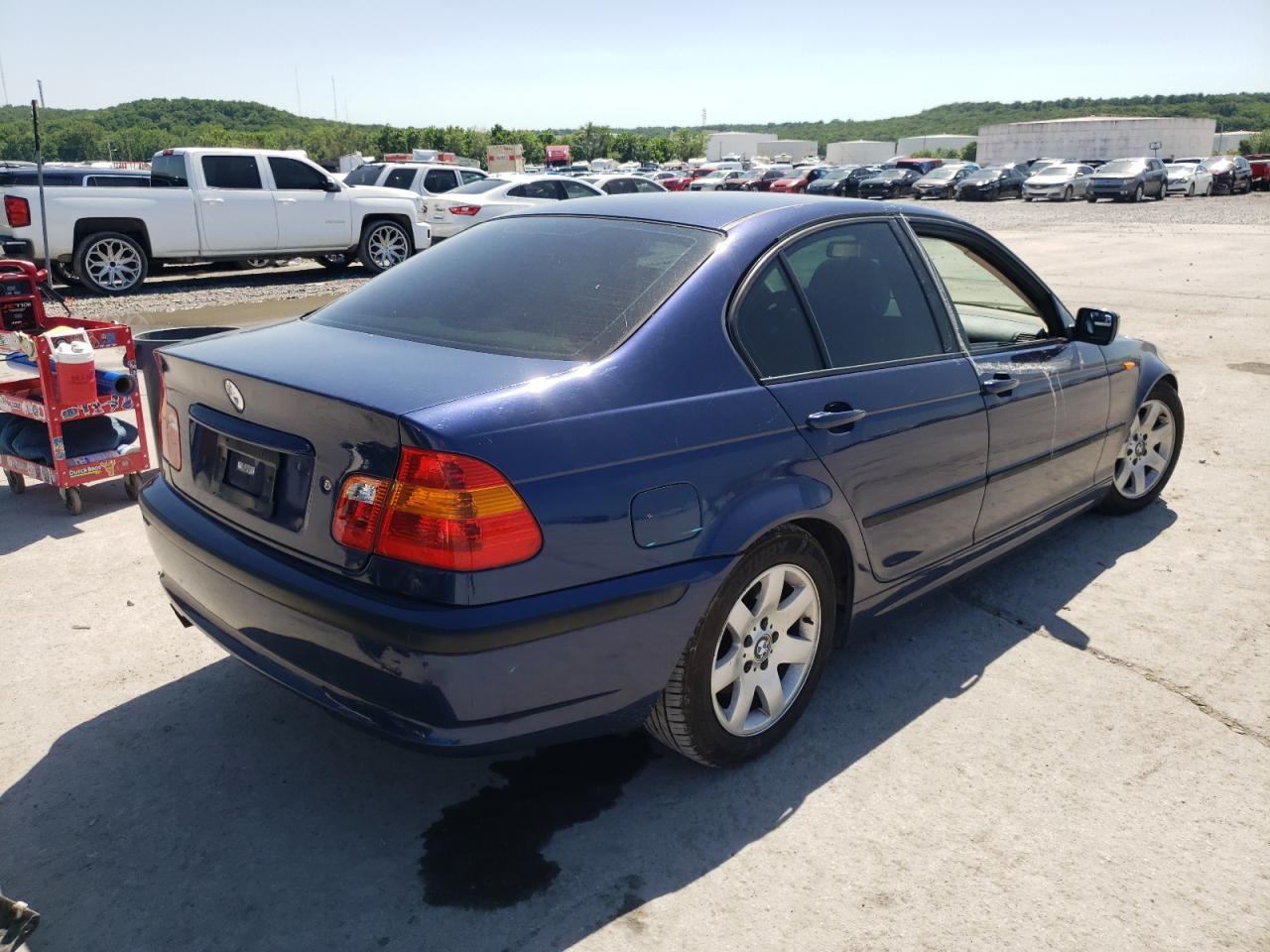 Photo 4 from auction – 2003 BMW 325 I with VIN WBAET37493NJ34842