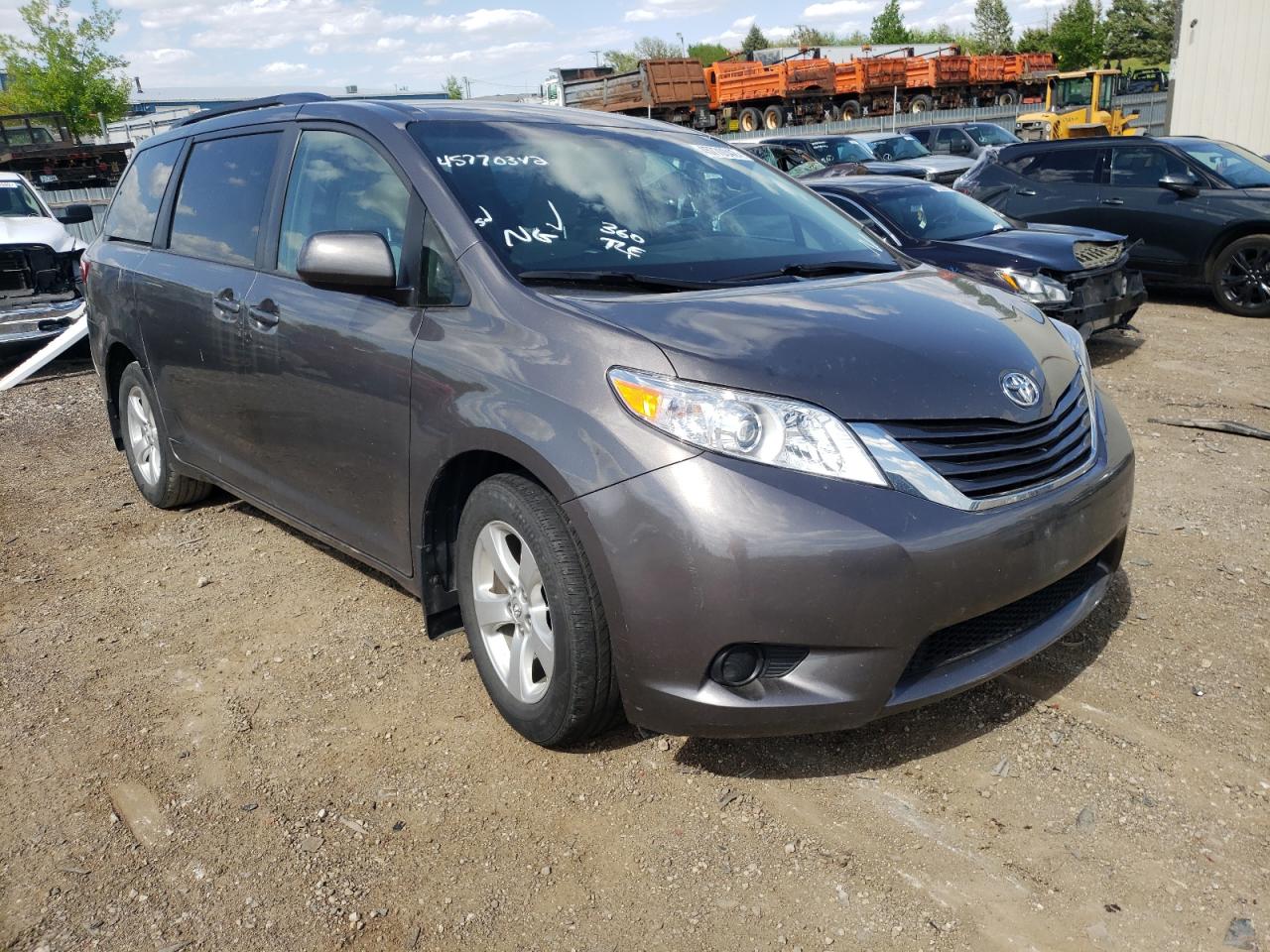 TOYOTA SIENNA LE 2017 with VIN 5TDKZ3DC9HS808053 - Photo from auction