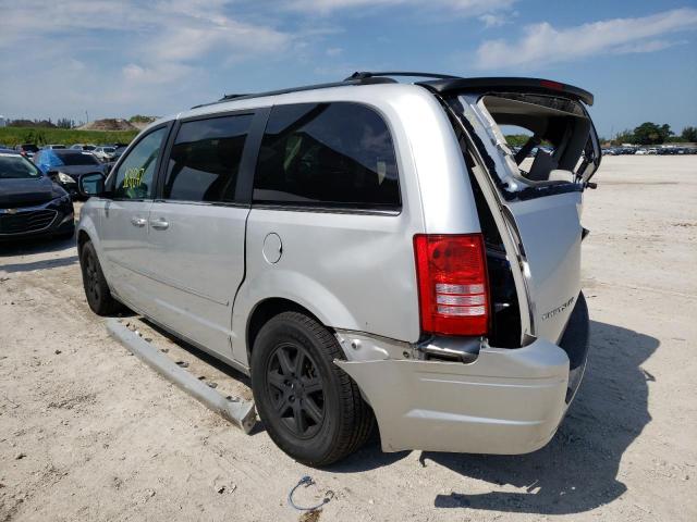 Photo 3 from auction – 2010 CHRYSLER TOWN & COU with VIN 2A4RR5D10AR214713