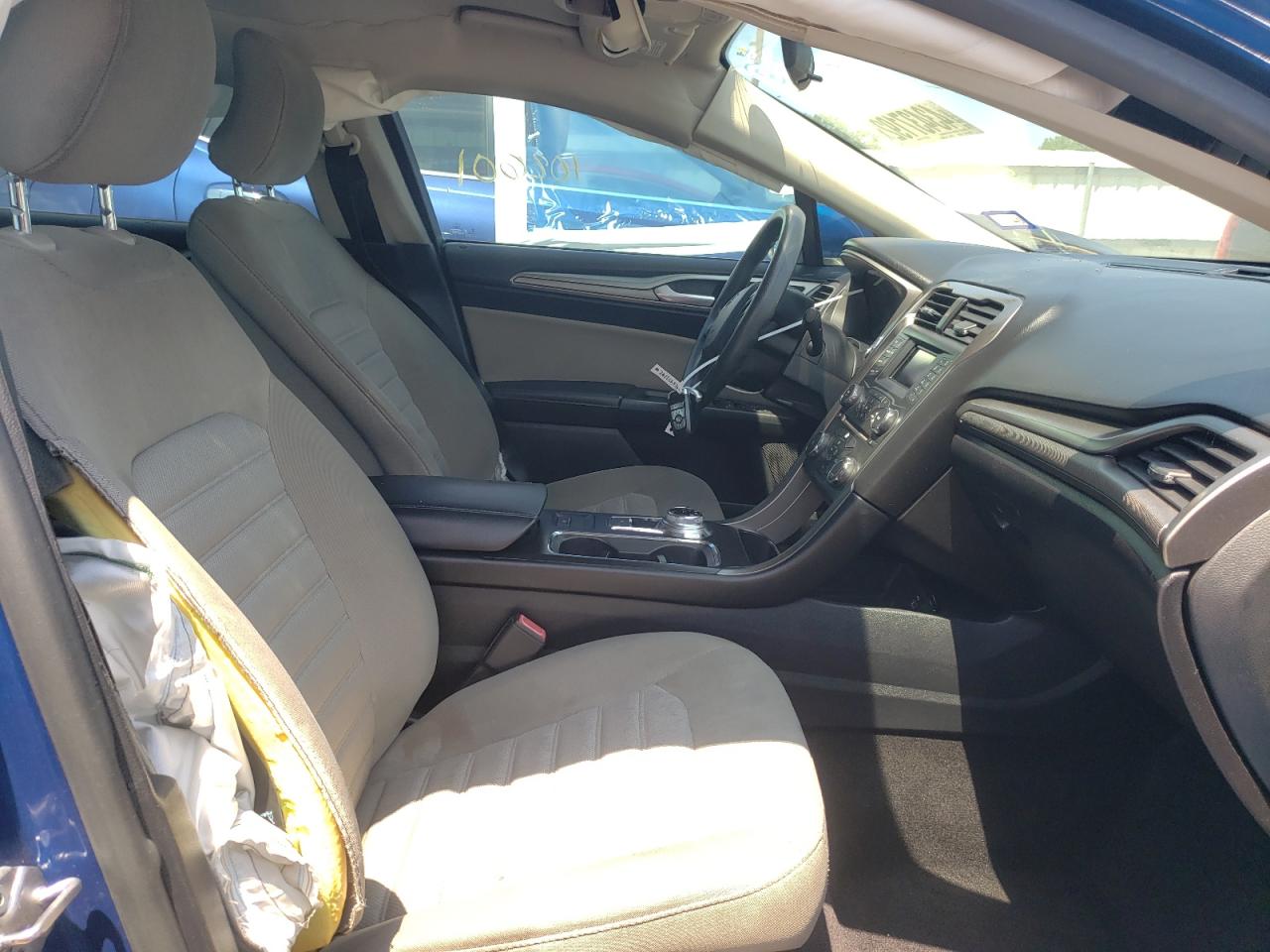 Photo 5 from auction – 2017 FORD FUSION S with VIN 3FA6P0G76HR335046