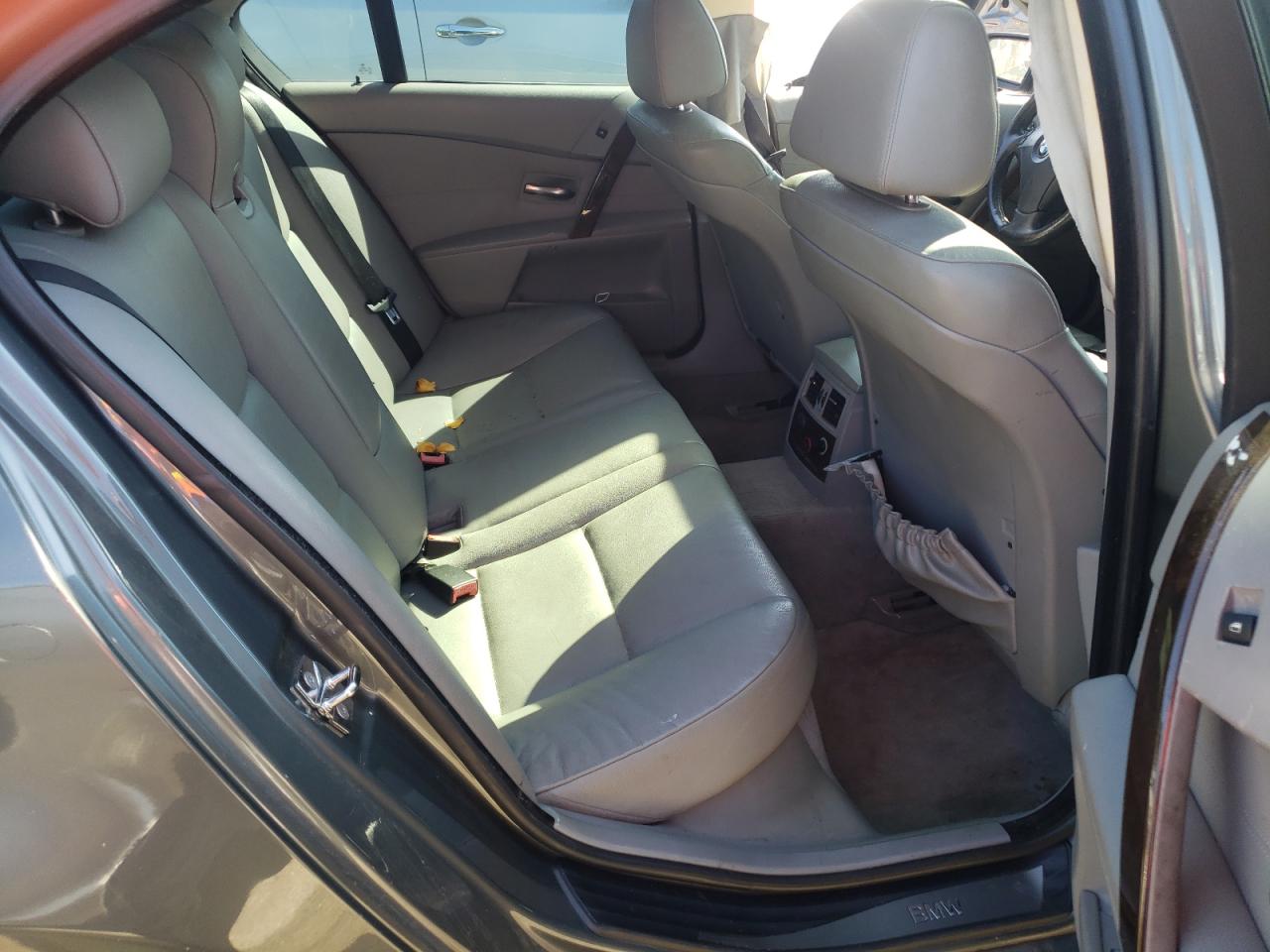 Photo 6 from auction – 2007 BMW 525 I with VIN WBANE53597CY07019