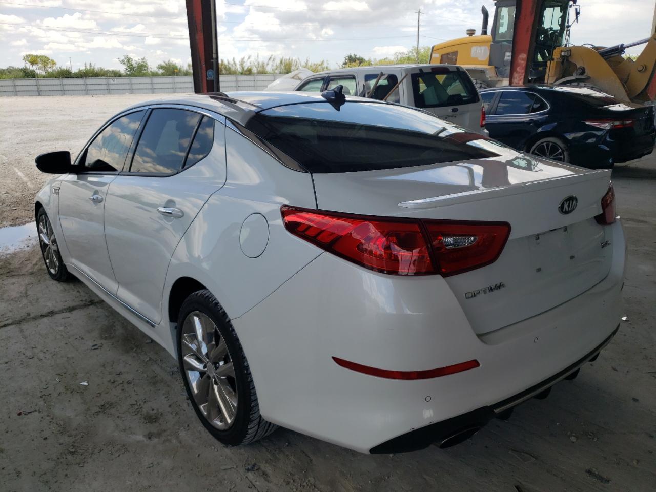 Photo 3 from auction – 2015 KIA OPTIMA SX with VIN 5XXGR4A61FG499445
