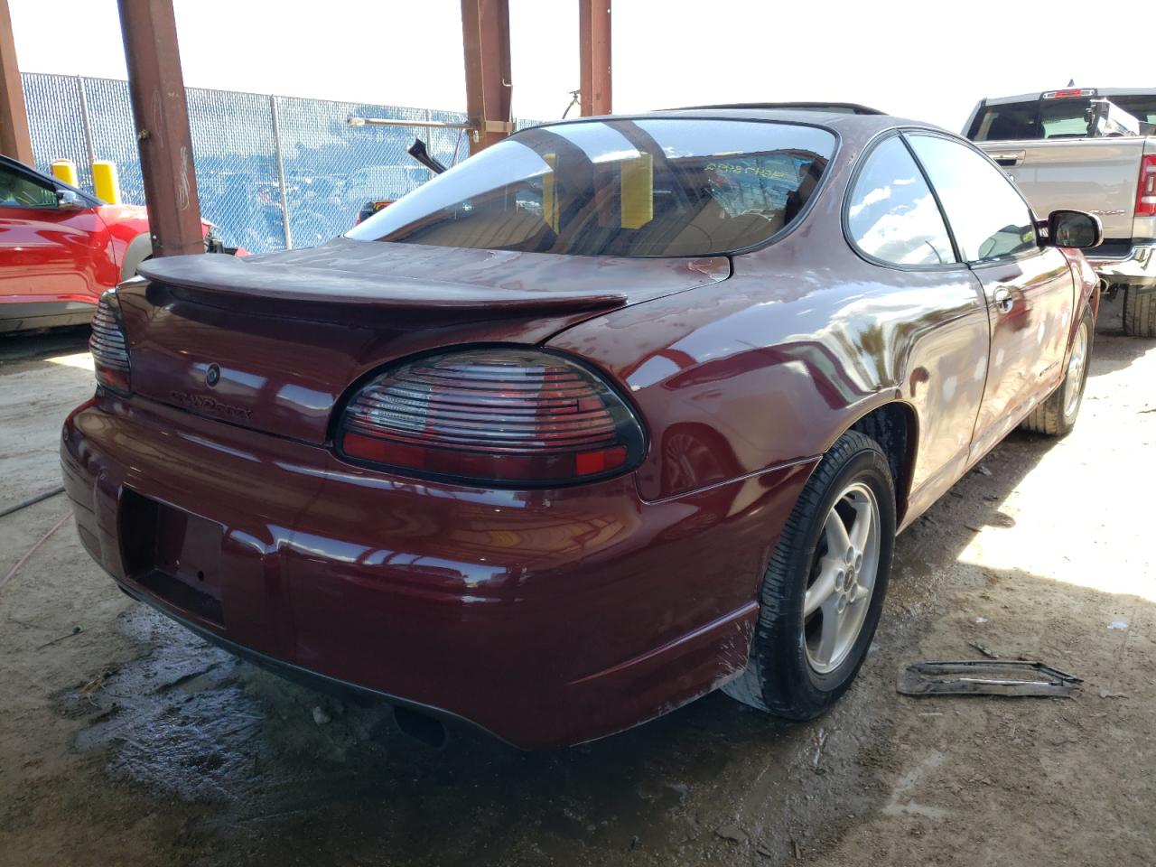 Photo 4 from auction – 2001 PONTIAC GRAND PRIX with VIN 1G2WP12K51F138274
