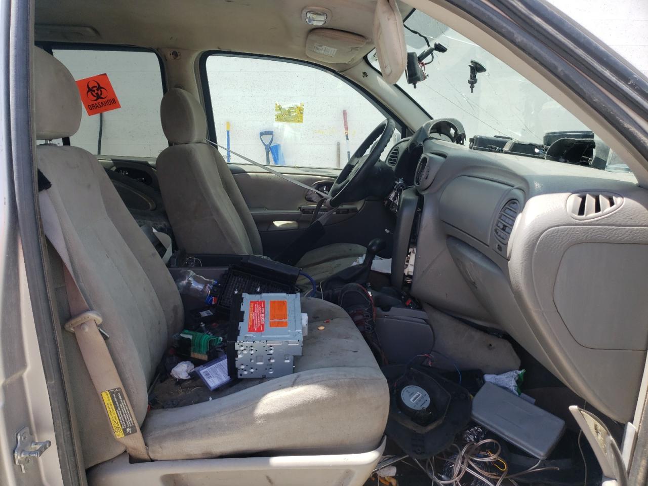 Photo 19 from auction – 2005 CHEVROLET TRAILBLAZE with VIN 1GNDT13S752226857