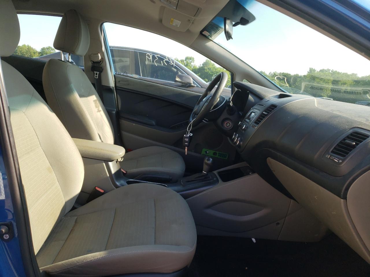 Photo 5 from auction – 2015 KIA FORTE LX with VIN KNAFX4A66F5309383