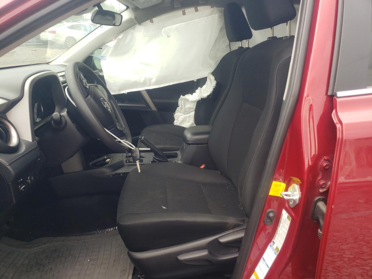 Photo 5 from auction – 2018 TOYOTA RAV4 LE with VIN 2T3BFREV5JW838327