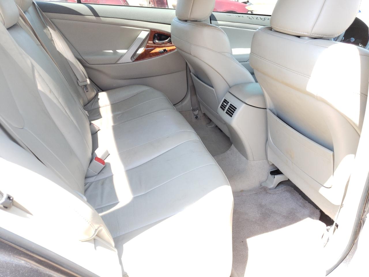 Photo 6 from auction – 2010 TOYOTA CAMRY SE with VIN 4T1BK3EK8AU112968