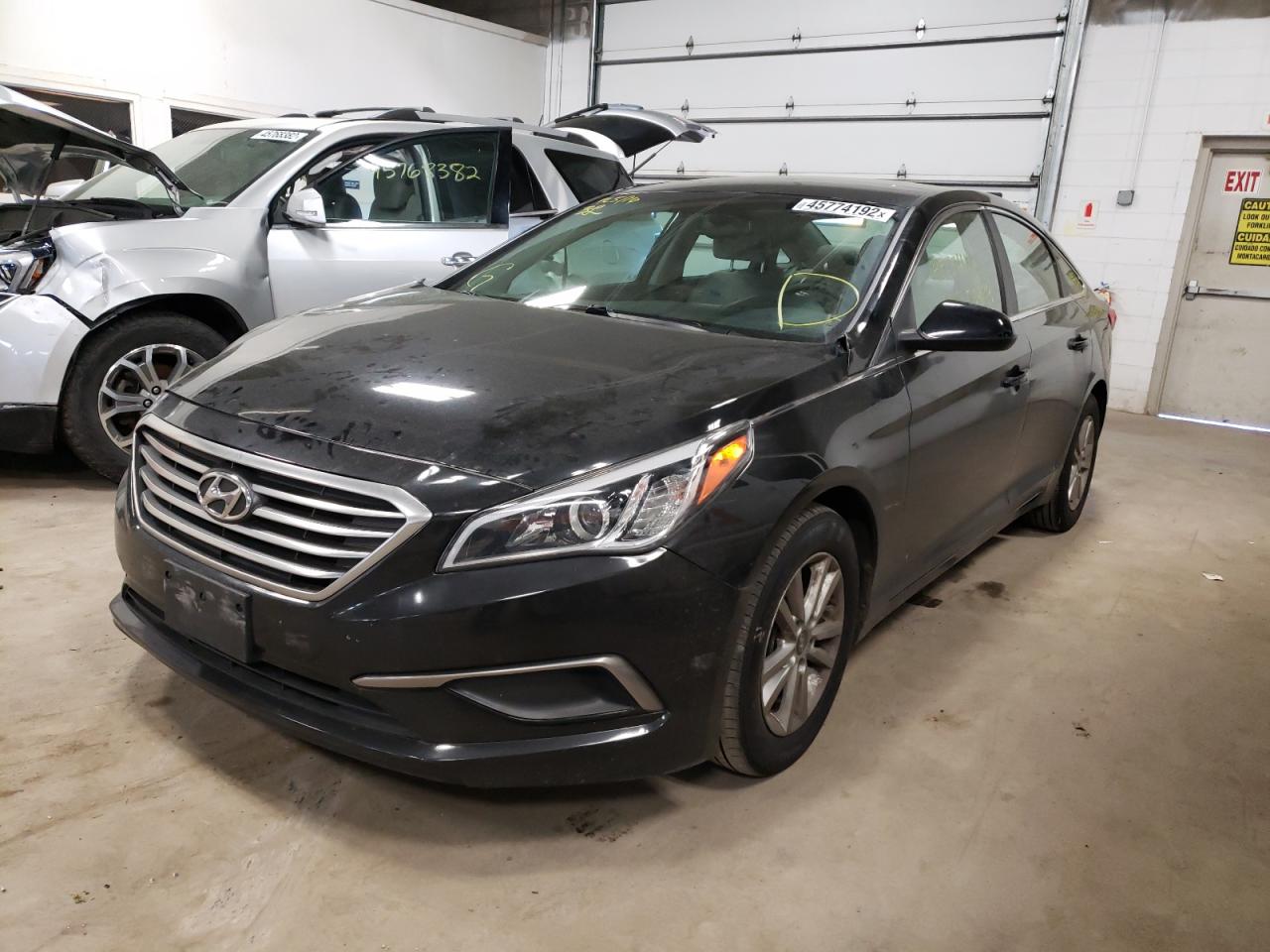 Photo 2 from auction – 2016 HYUNDAI SONATA SE with VIN 5NPE24AF5GH307672