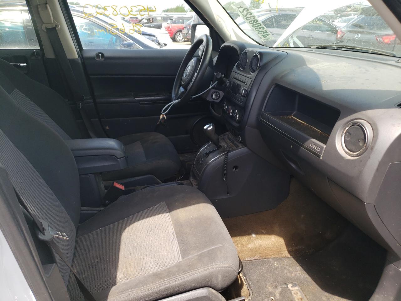 Photo 5 from auction – 2016 JEEP PATRIOT SP with VIN 1C4NJPBB2GD677239