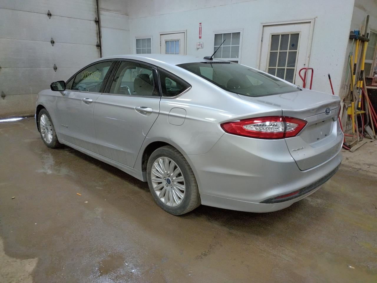 Photo 3 from auction – 2016 FORD FUSION SE with VIN 3FA6P0LU3GR262468