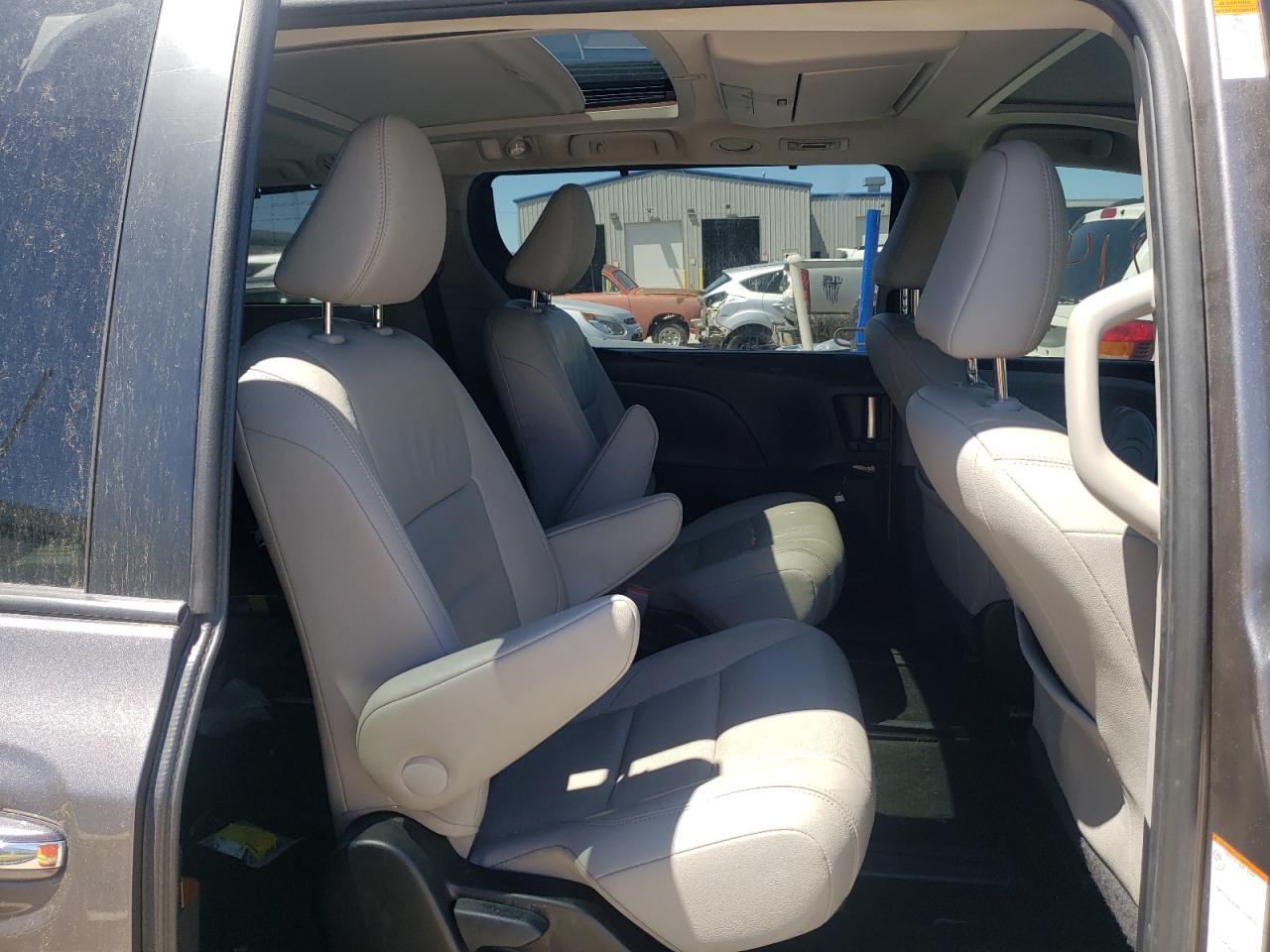 Photo 6 from auction – 2016 TOYOTA SIENNA XLE with VIN 5TDDK3DC1GS136730