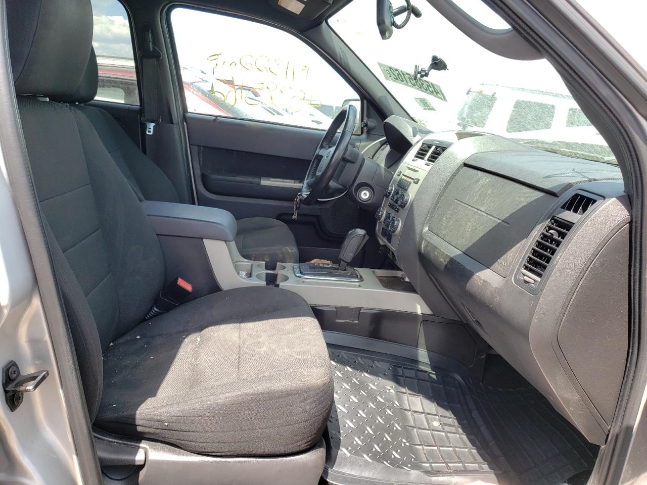 Photo 5 from auction – 2010 FORD ESCAPE XLT with VIN 1FMCU9D73AKC05083