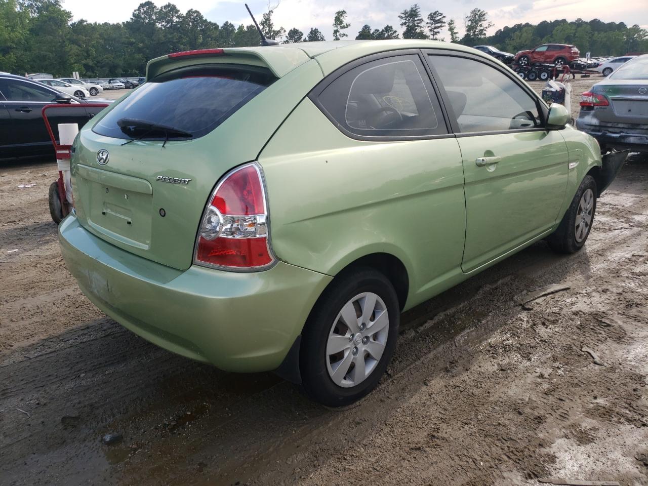 Photo 4 from auction – 2010 HYUNDAI ACCENT BLU with VIN KMHCM3AC1AU169994