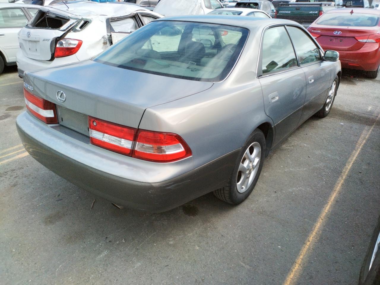 Photo 4 from auction – 2001 LEXUS ES 300 with VIN JT8BF28G310338545