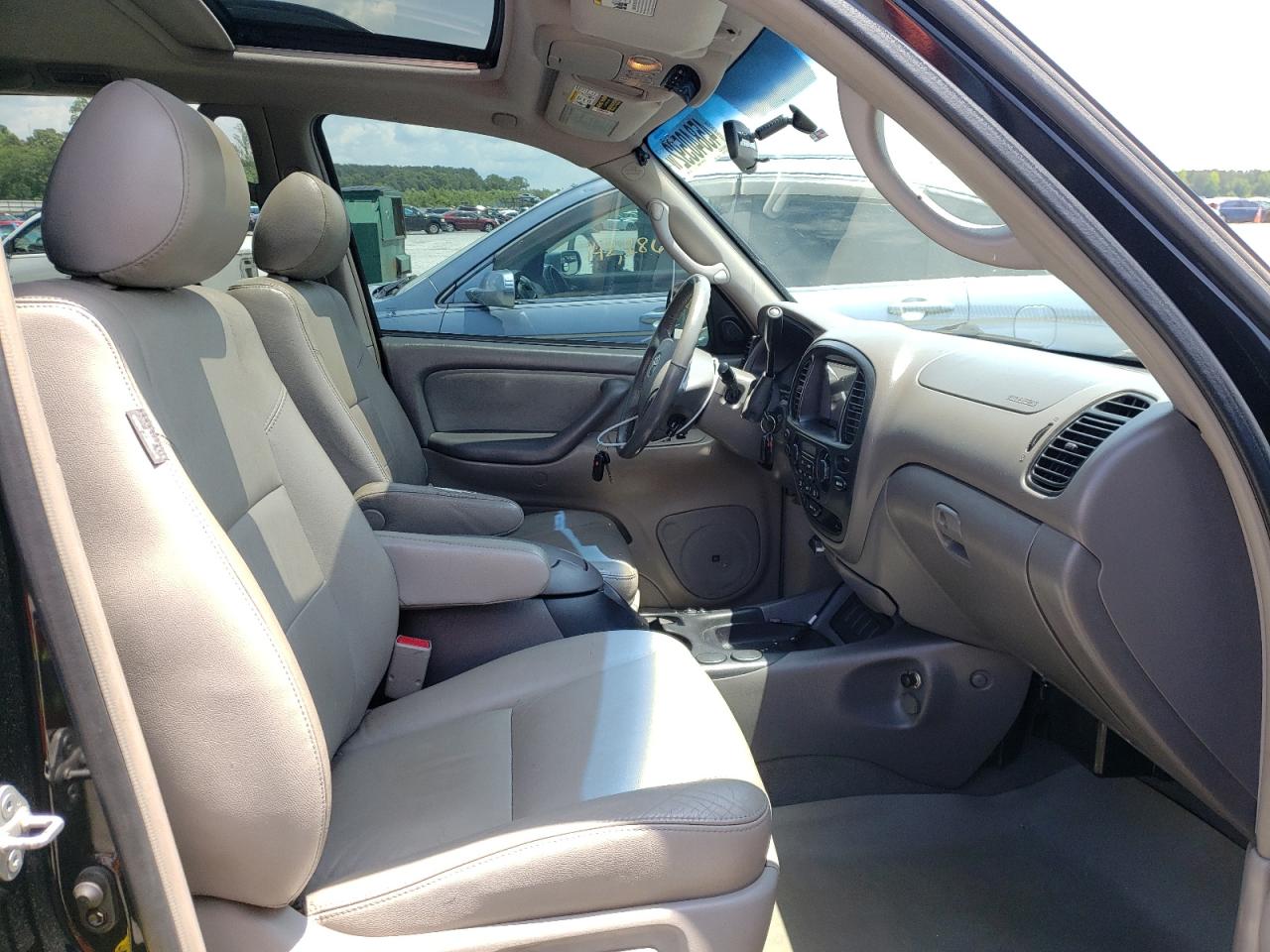 Photo 5 from auction – 2006 TOYOTA SEQUOIA SR with VIN 5TDBT44A56S271300