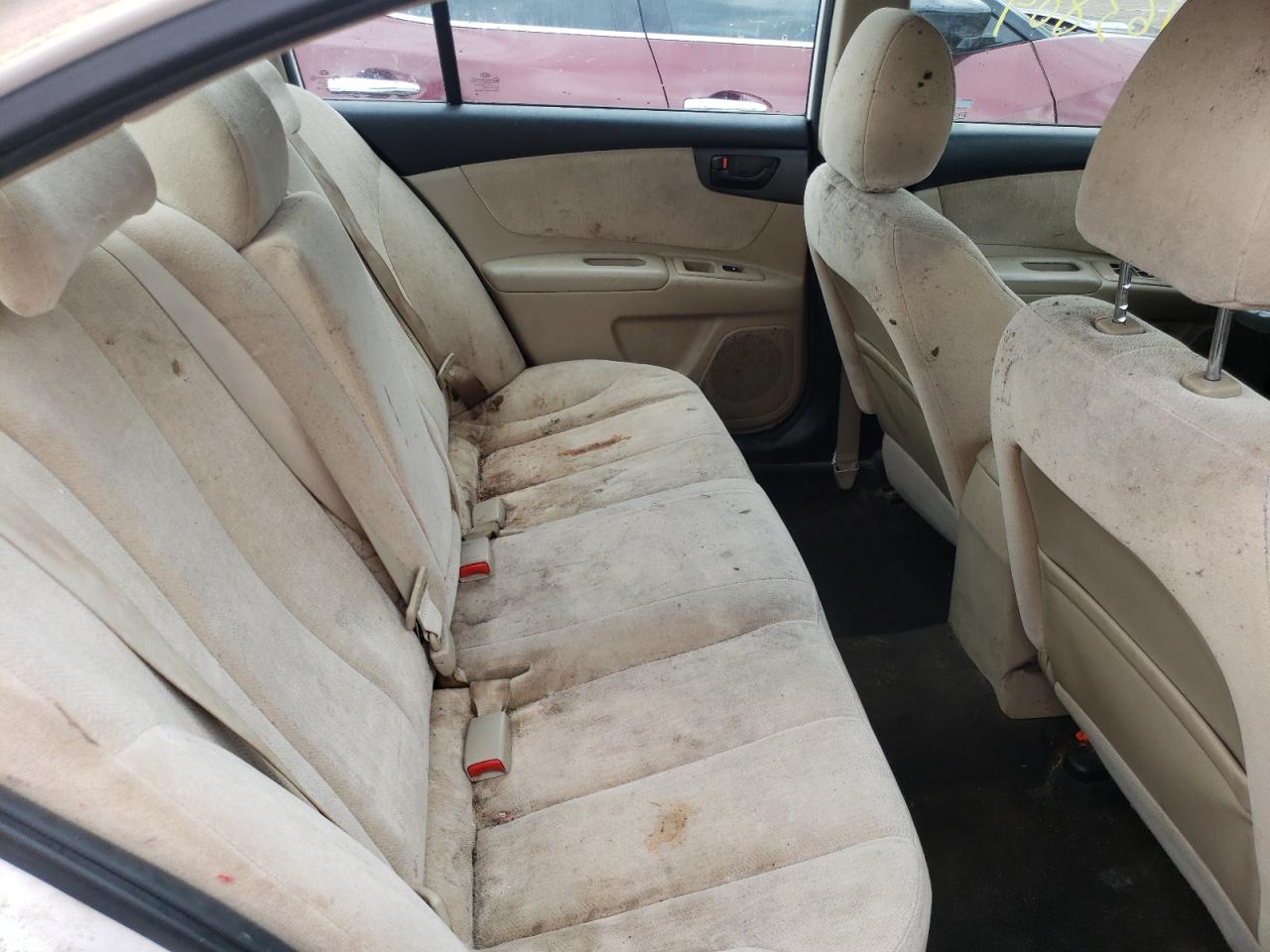 Photo 6 from auction – 2010 KIA OPTIMA LX with VIN KNAGG4A81A5430790