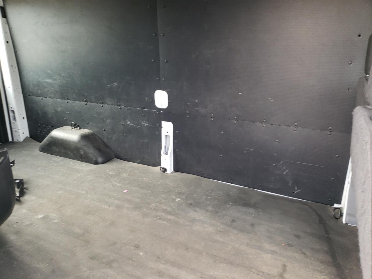 Photo 6 from auction – 2019 FORD TRANSIT T- with VIN 1FTYR2CM7KKA88863