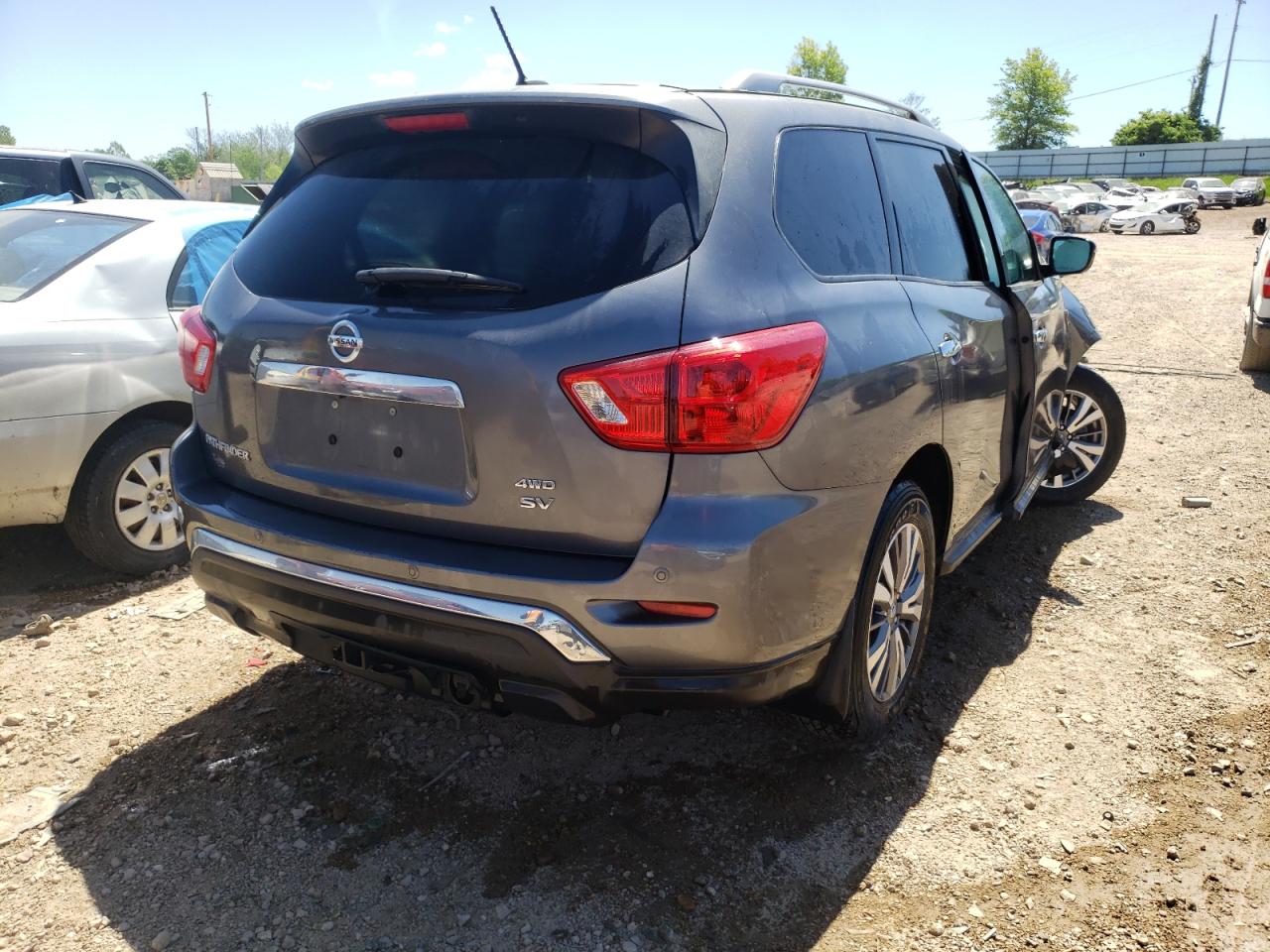 Photo 4 from auction – 2017 NISSAN PATHFINDER with VIN 5N1DR2MM9HC610095
