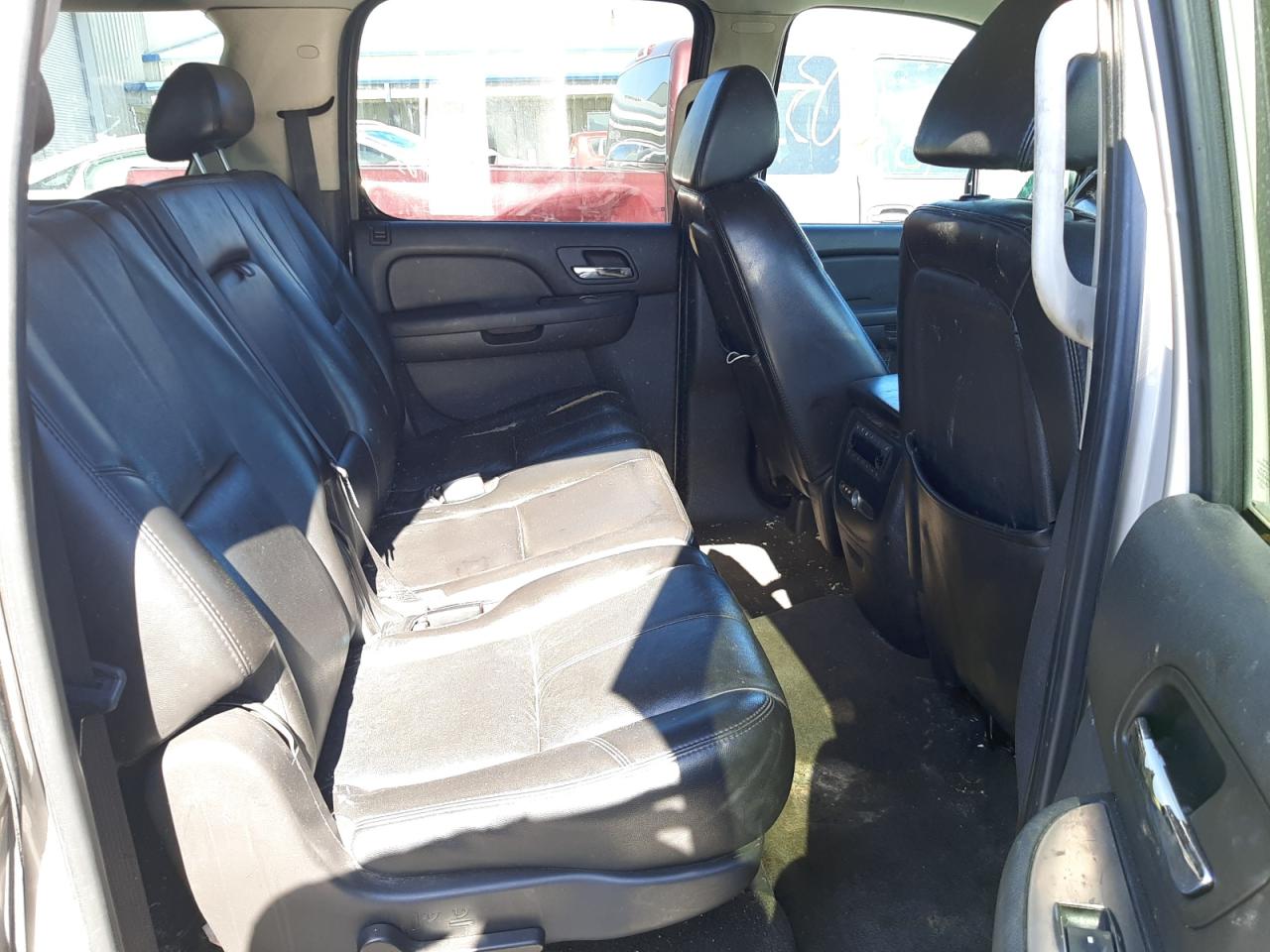 Photo 6 from auction – 2007 CHEVROLET SUBURBAN C with VIN 3GNFC16037G230661