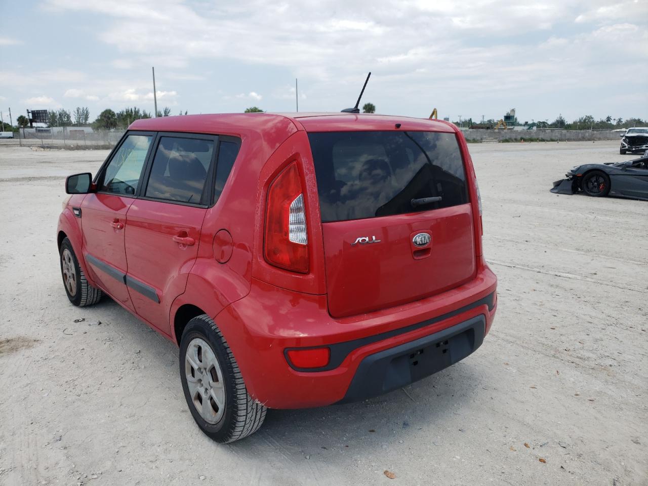 Photo 3 from auction – 2013 KIA SOUL with VIN KNDJT2A53D7573117