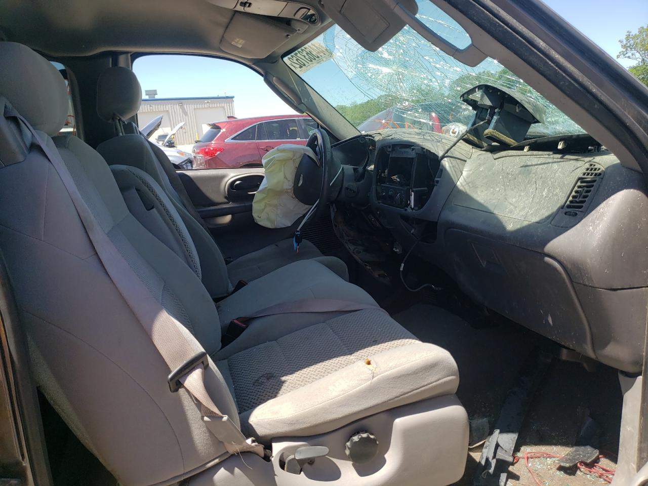 Photo 5 from auction – 2003 FORD F150 with VIN 1FTRX17W73KB06893