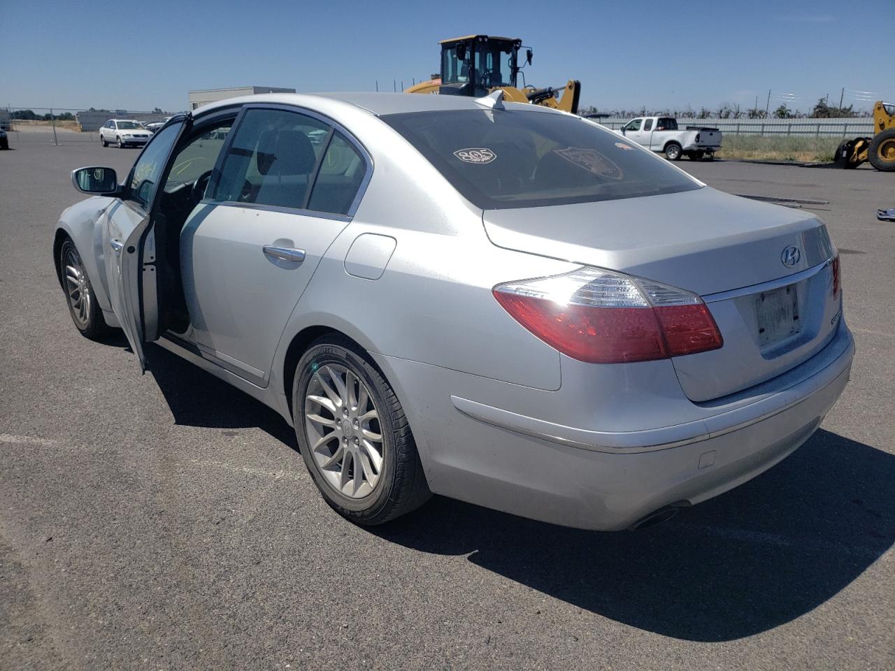 Photo 3 from auction – 2011 HYUNDAI GENESIS 3. with VIN KMHGC4DE3BU132745
