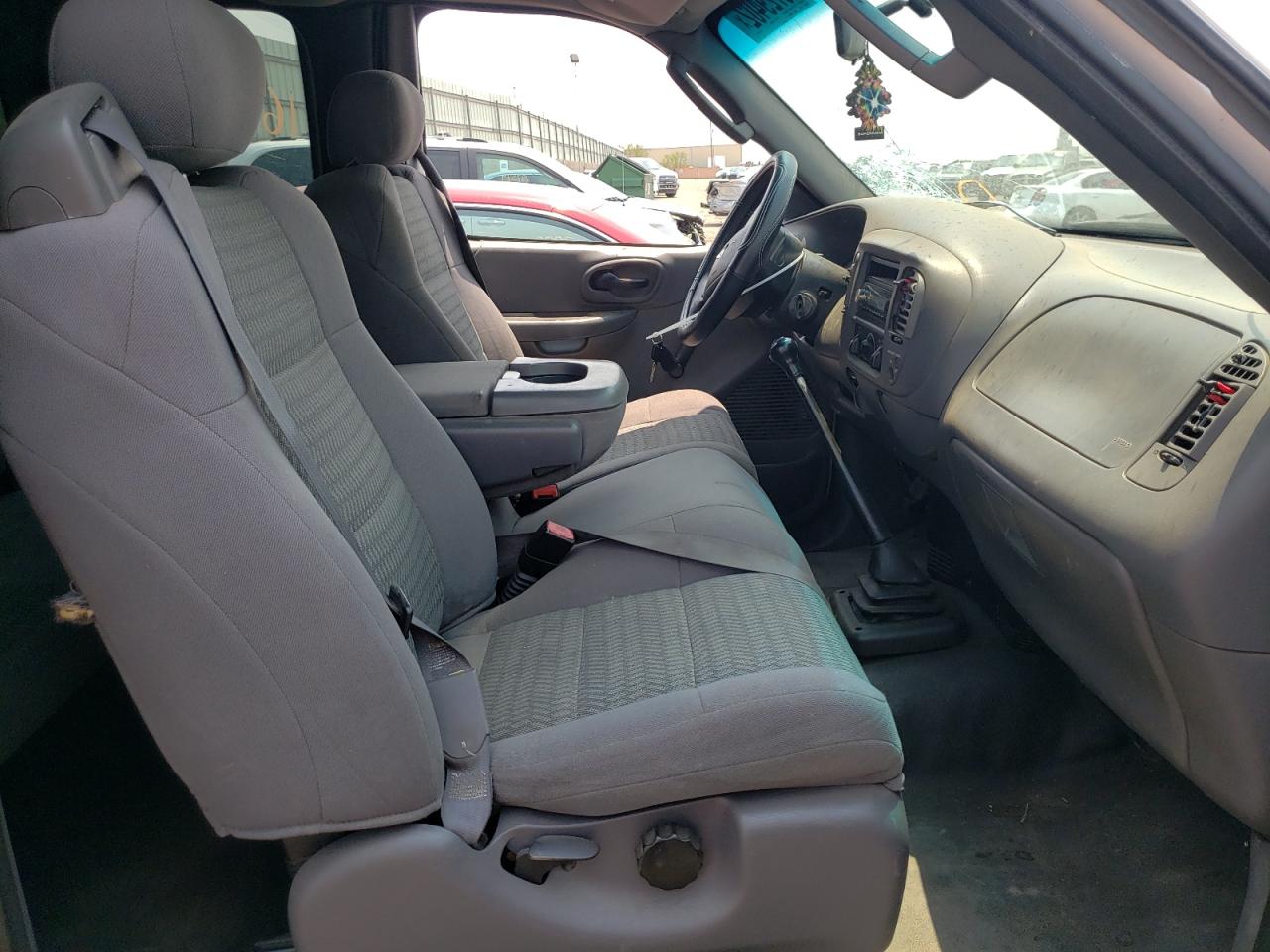 Photo 5 from auction – 2002 FORD F150 with VIN 1FTRX17232KE41113