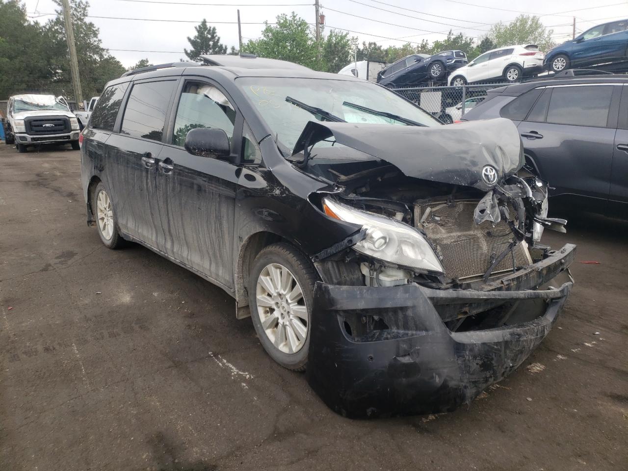 Photo 9 from auction – 2012 TOYOTA SIENNA XLE with VIN 5TDDK3DC4CS043906