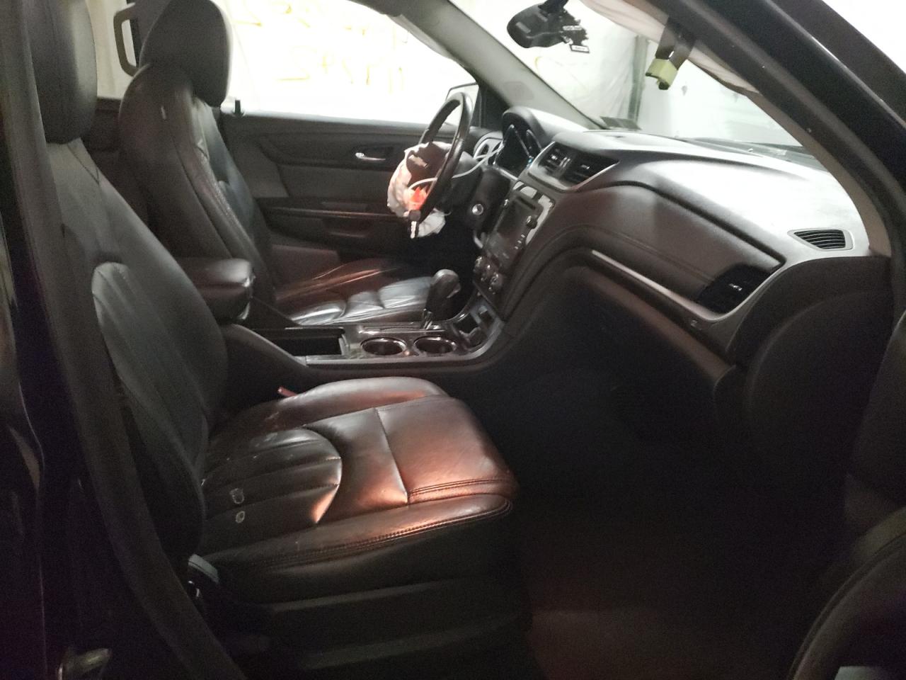 Photo 5 from auction – 2015 CHEVROLET TRAVERSE L with VIN 1GNKVGKDXFJ278031