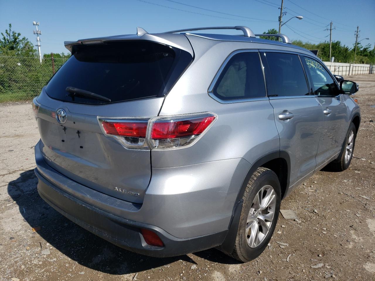 Photo 4 from auction – 2014 TOYOTA HIGHLANDER with VIN 5TDJKRFH1ES058929