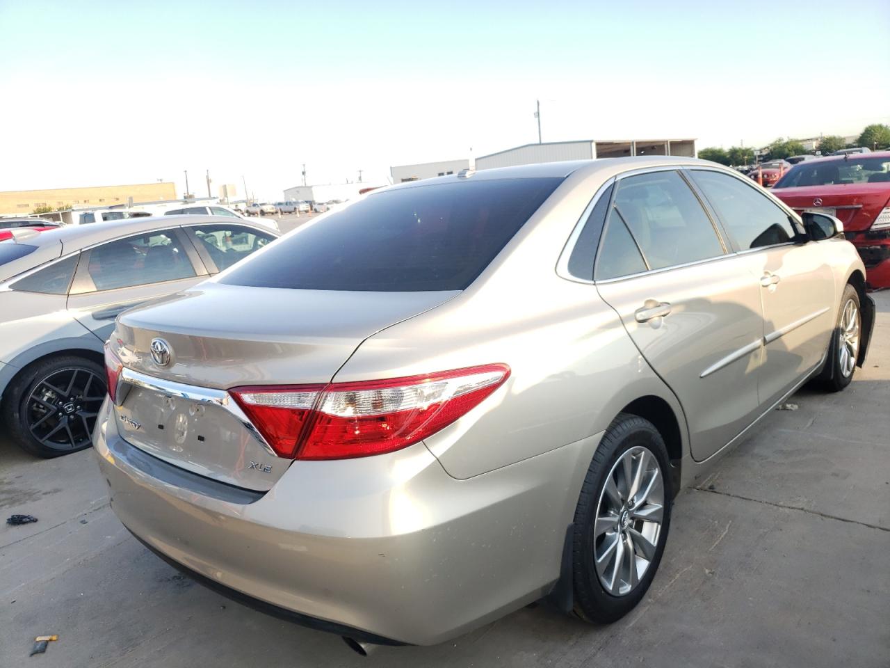 Photo 4 from auction – 2015 TOYOTA CAMRY LE with VIN 4T4BF1FK5FR463325