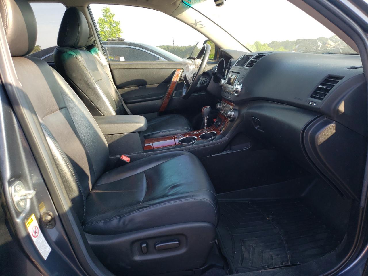 Photo 5 from auction – 2012 TOYOTA HIGHLANDER with VIN 5TDYK3EH3CS057193