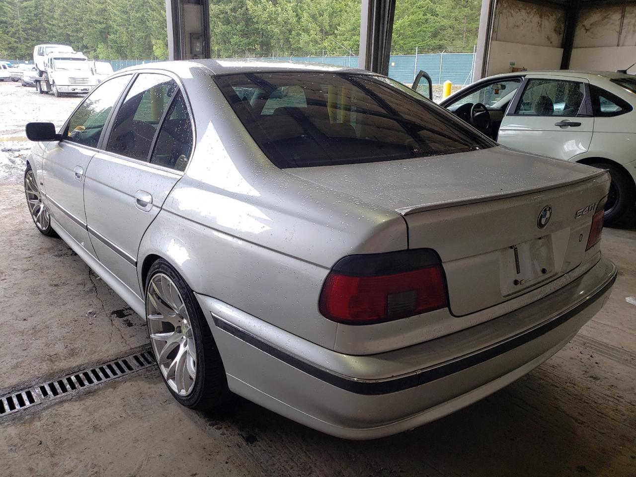 Photo 3 from auction – 2000 BMW 540 I AUTO with VIN WBADN6344YGM69791