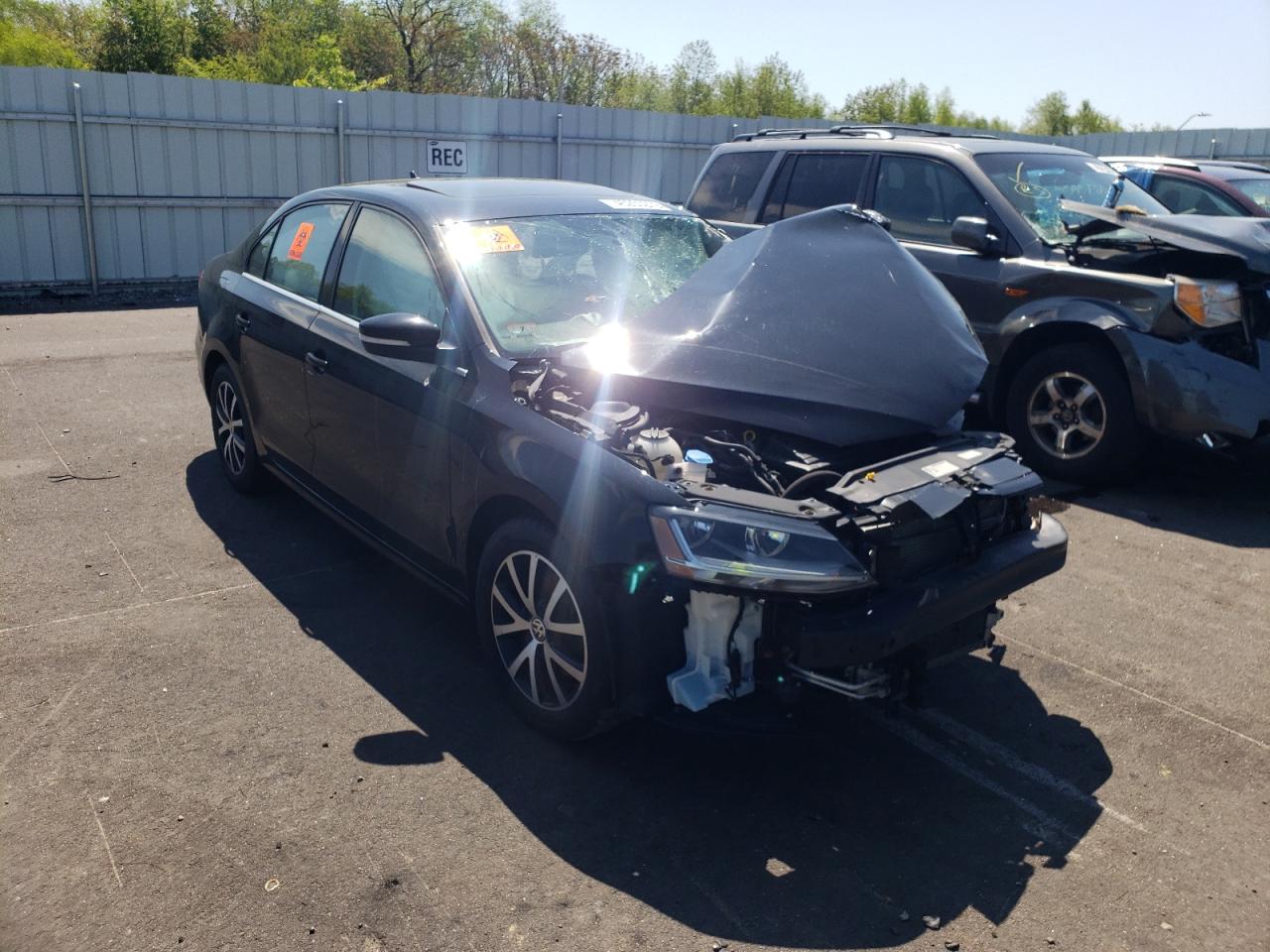 Photo 1 from auction – 2017 VOLKSWAGEN JETTA SE with VIN 3VWDB7AJ4HM287330