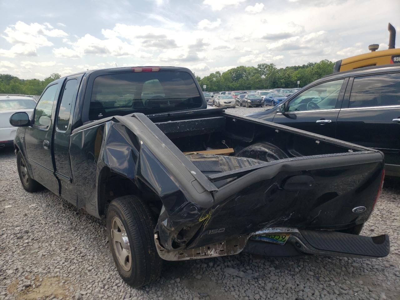 Photo 3 from auction – 2000 FORD F150 with VIN 1FTRX17W2YNC00878