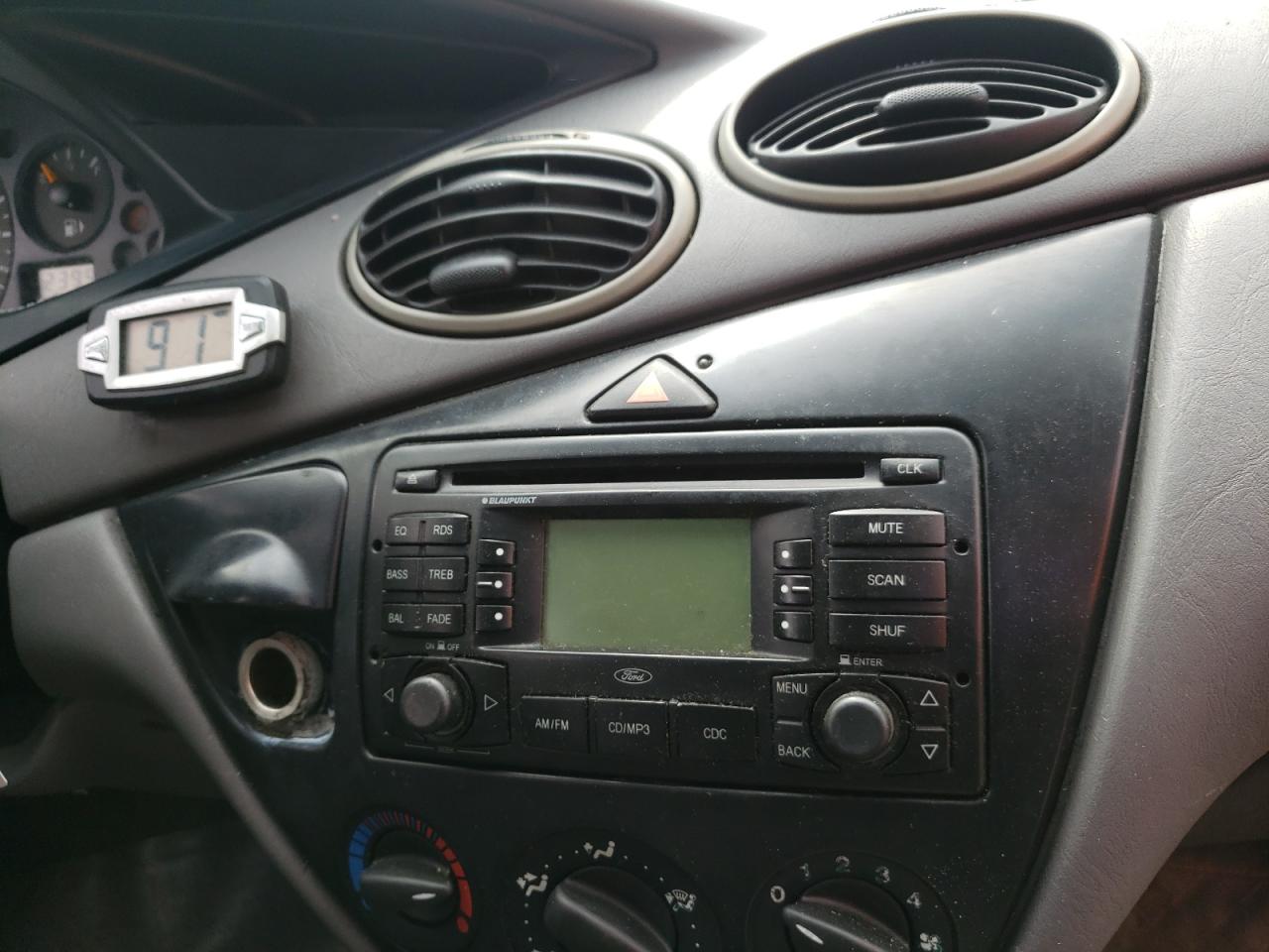 Photo 9 from auction – 2003 FORD FOCUS SE with VIN 1FAFP36313W207870