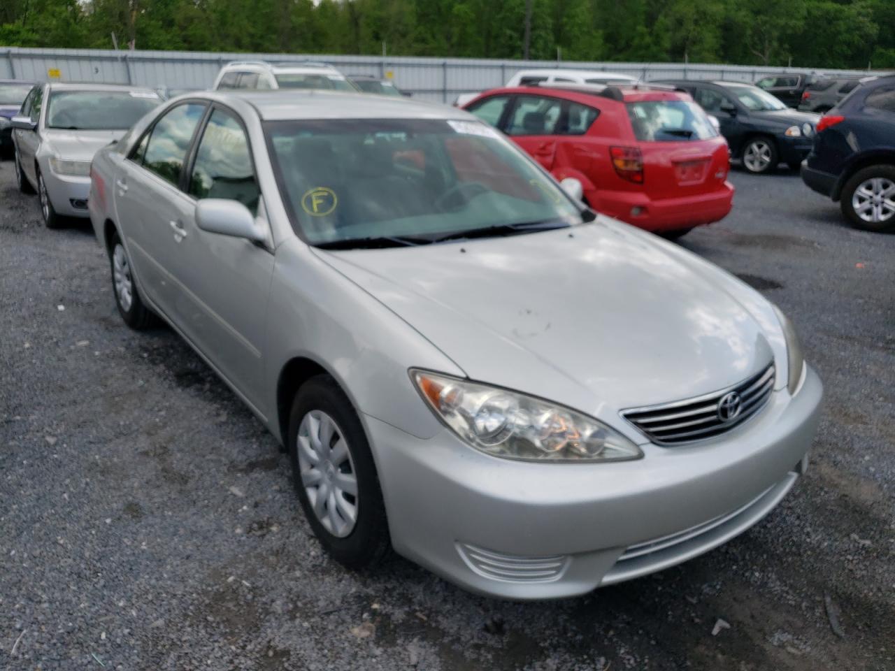 TOYOTA CAMRY LE 2005 with VIN 4T1BE30K55U039742 - Photo from auction