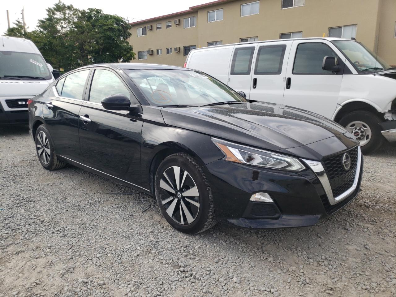 NISSAN ALTIMA SV 2021 with VIN 1N4BL4DVXMN369797 - Photo from auction