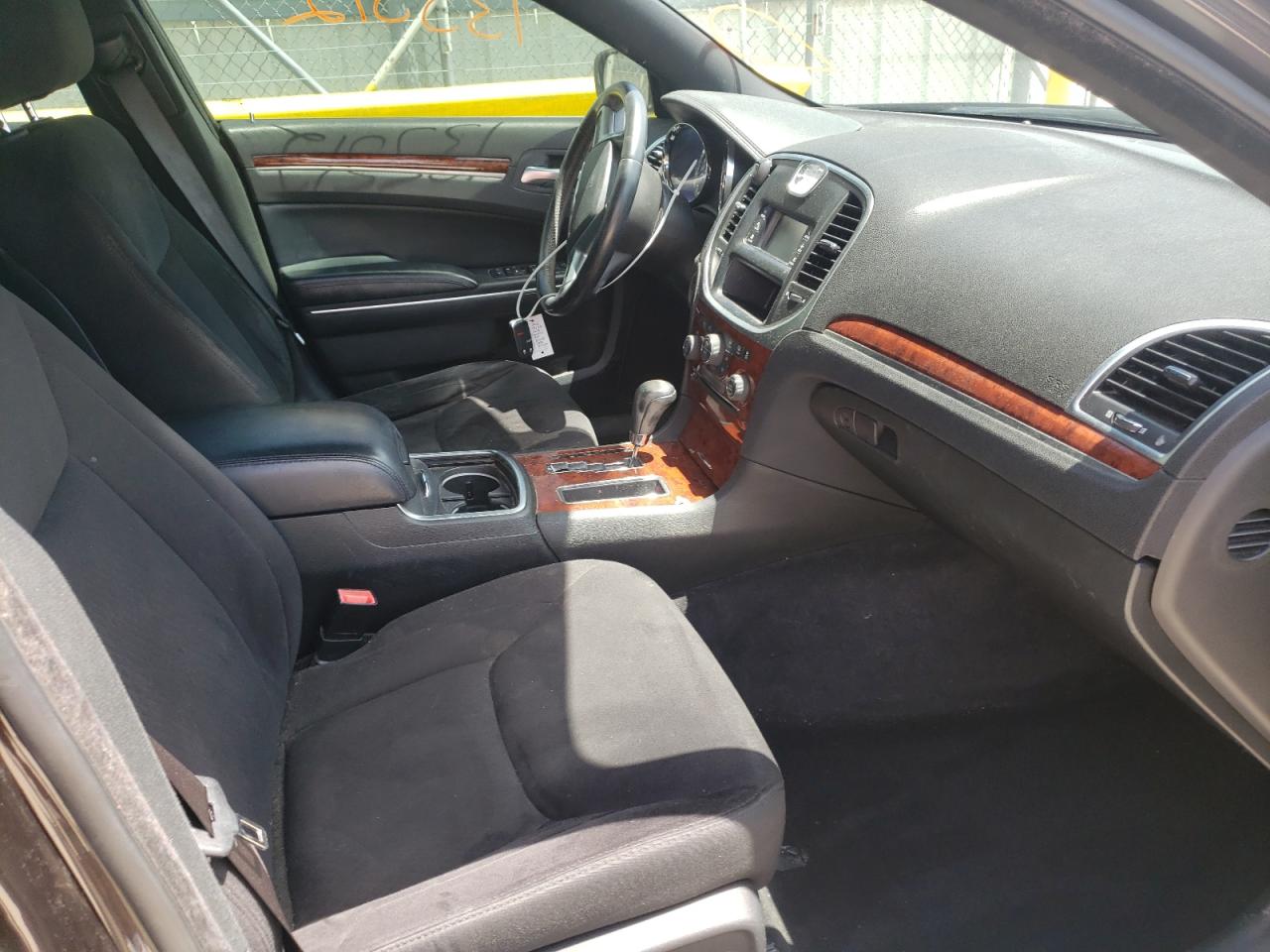 Photo 5 from auction – 2012 CHRYSLER 300 with VIN 2C3CCAAG6CH143903