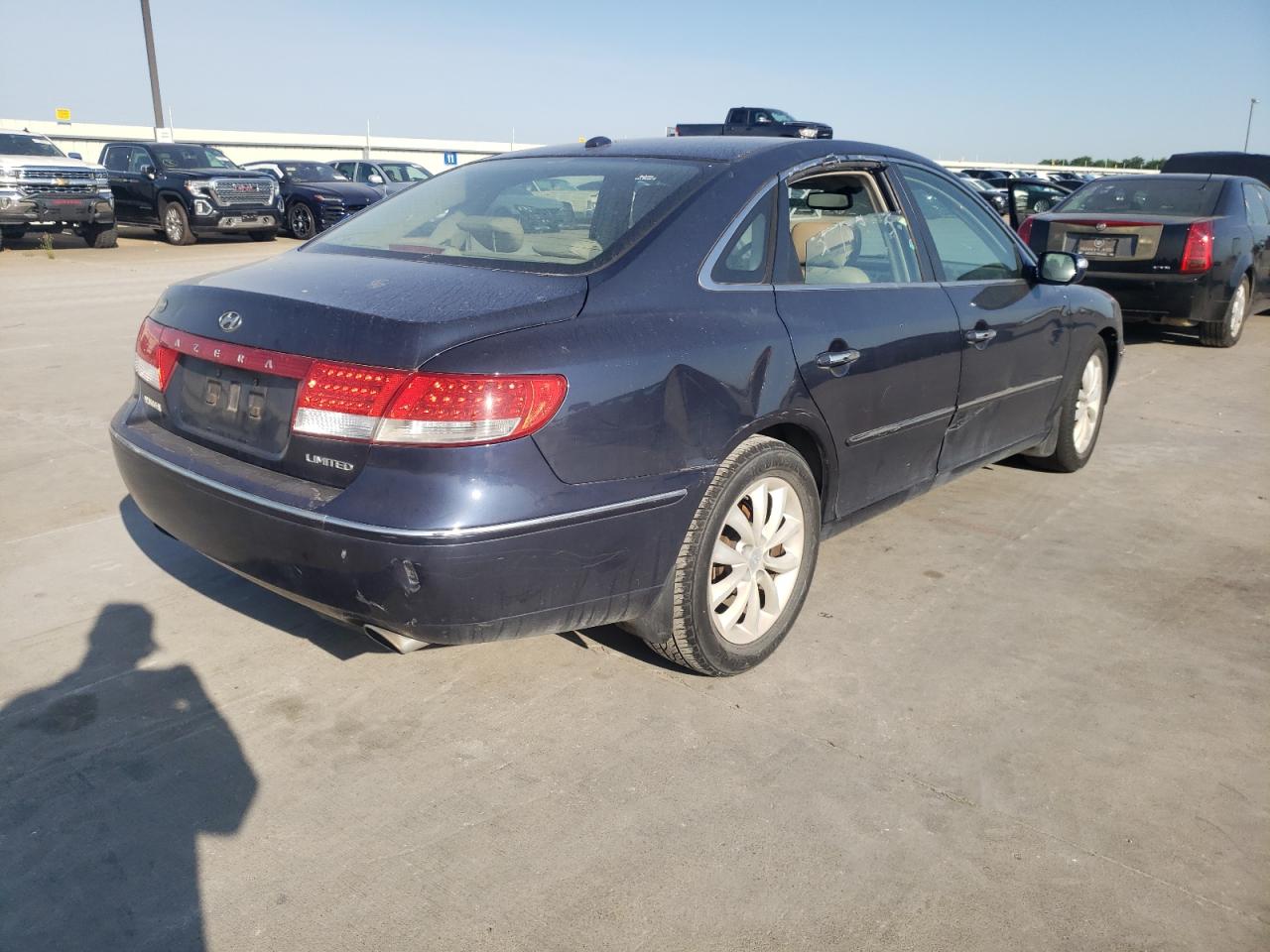 Photo 4 from auction – 2008 HYUNDAI AZERA SE with VIN KMHFC46F78A249904