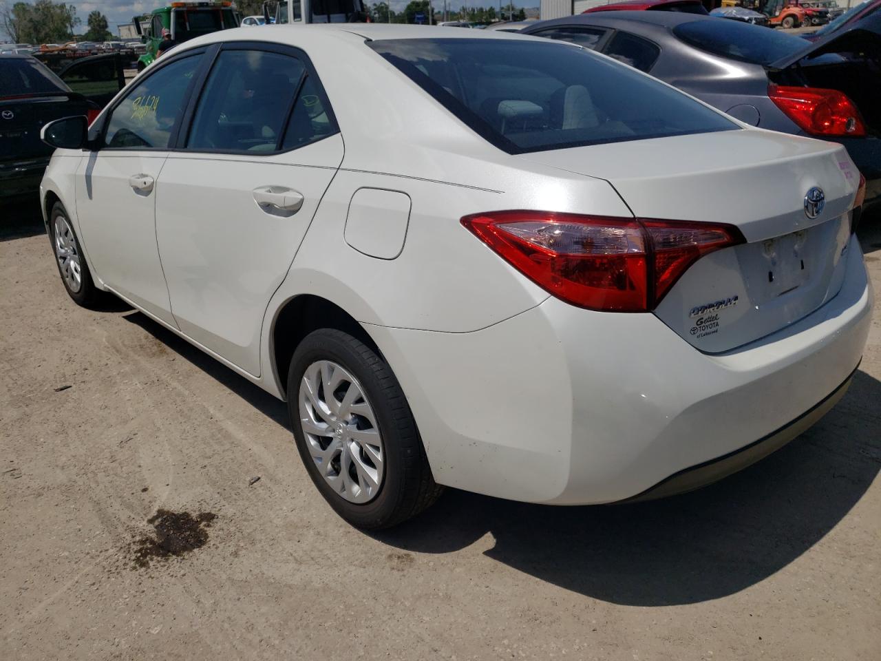 Photo 3 from auction – 2018 TOYOTA COROLLA L with VIN 5YFBURHE6JP828420