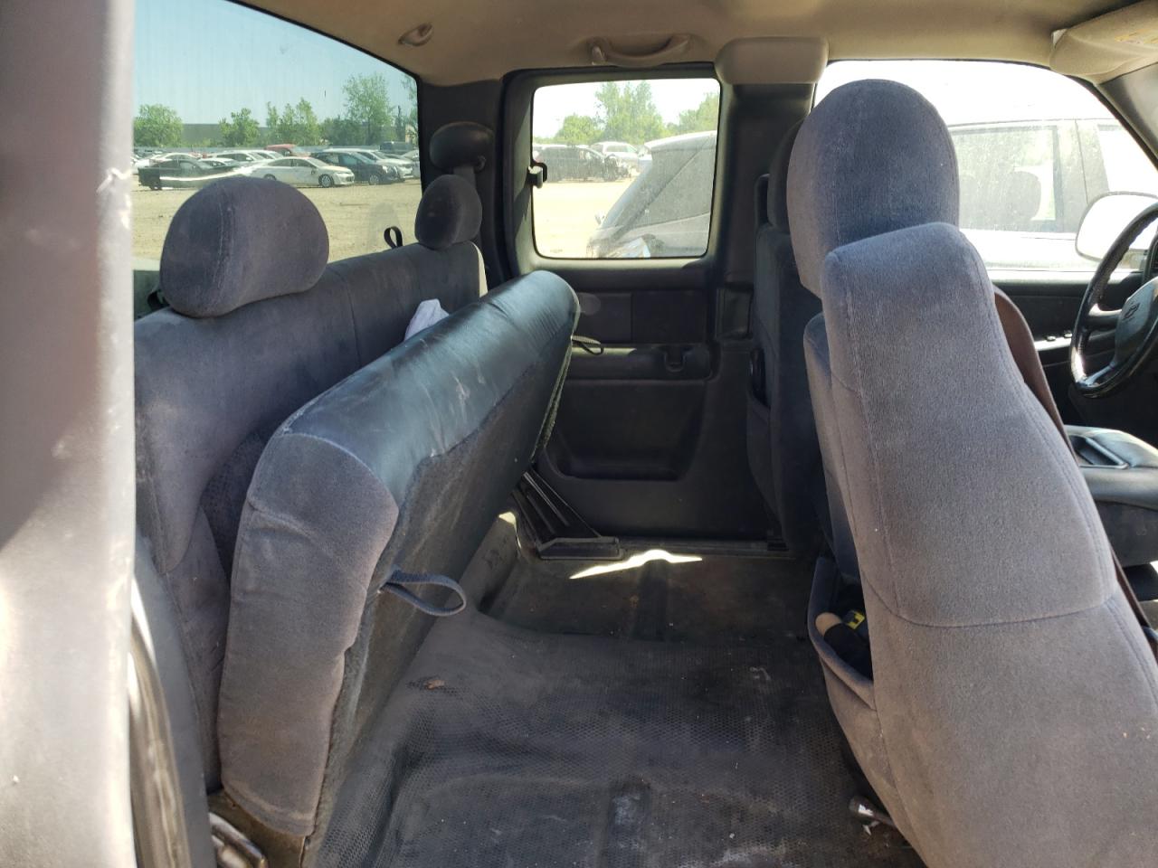 Photo 6 from auction – 2002 CHEVROLET SILVERADO with VIN 1GCEK19T92E170401