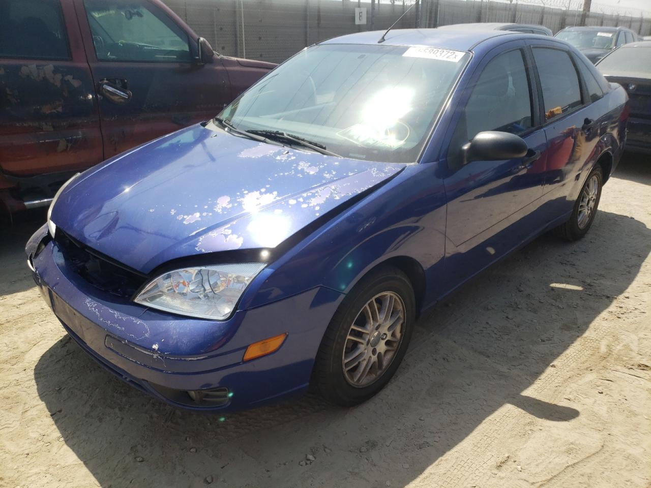 Photo 2 from auction – 2005 FORD FOCUS ZX4 with VIN 1FAFP34NX5W201296
