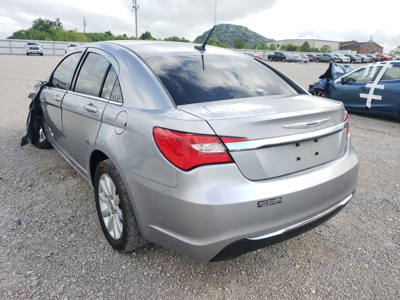 Photo 3 from auction – 2013 CHRYSLER 200 TOURIN with VIN 1C3CCBBB2DN727975