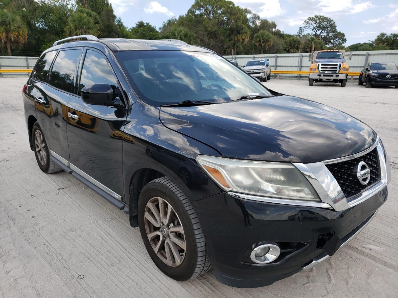 NISSAN PATHFINDER 2015 con VIN 5N1AR2MNXFC708657 - Foto de la subasta
