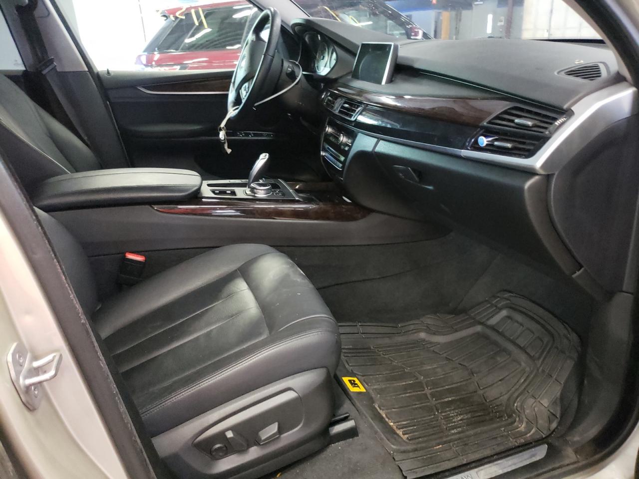 Photo 5 from auction – 2014 BMW X5 XDRIVE3 with VIN 5UXKR0C50E0H27136