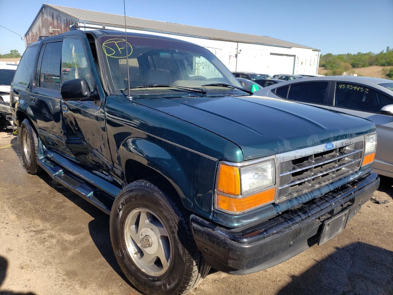 FORD EXPLORER 1994 z numerem VIN 1FMDU34XXRUC84138 - Zdjęcie z aukcji