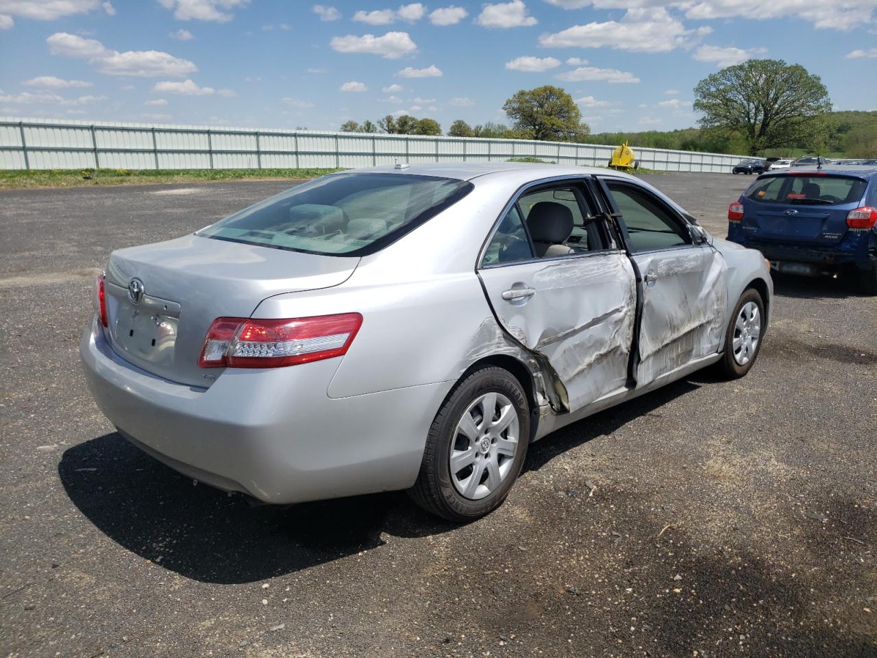 Photo 4 from auction – 2011 TOYOTA CAMRY BASE with VIN 4T1BF3EK8BU118128