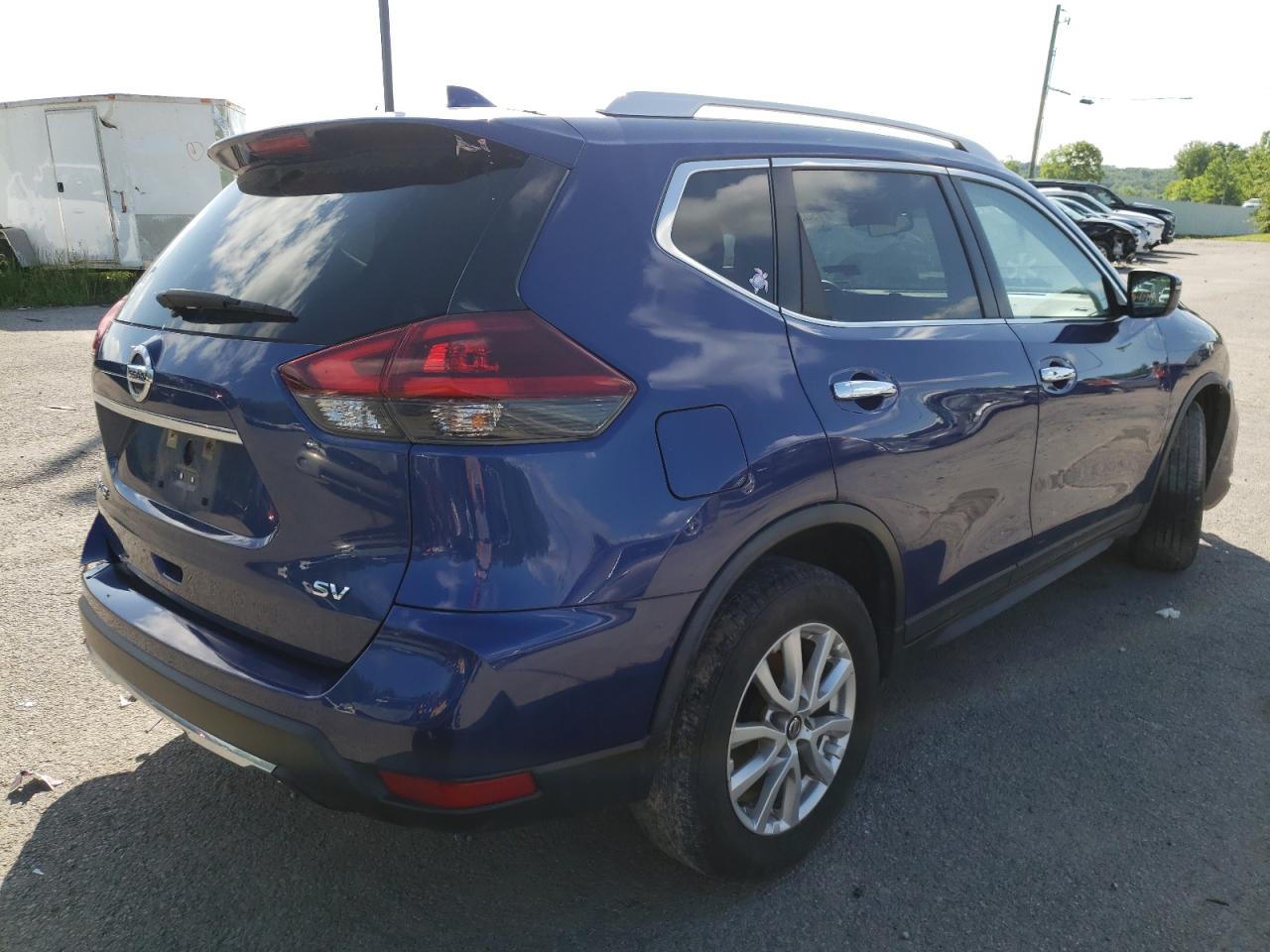 Photo 4 from auction – 2018 NISSAN ROGUE S with VIN KNMAT2MT7JP570193