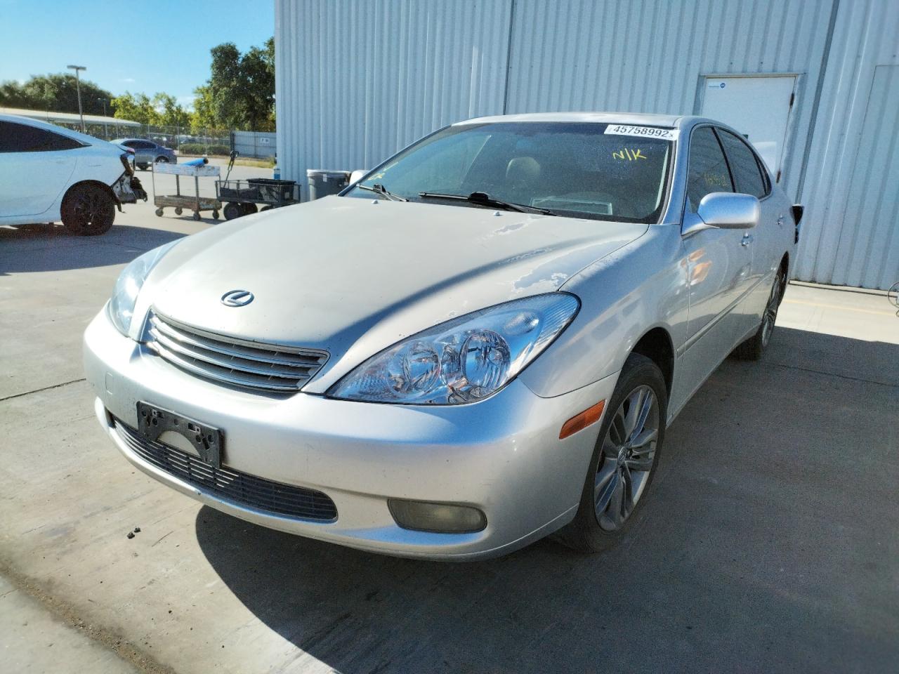 Photo 2 from auction – 2002 LEXUS ES 300 with VIN JTHBF30G220079355